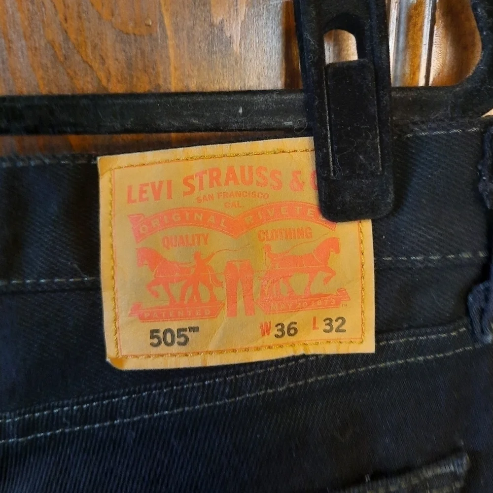 Levi Strauss & Co 505 Regular Fit black denim jeans Size 32×36